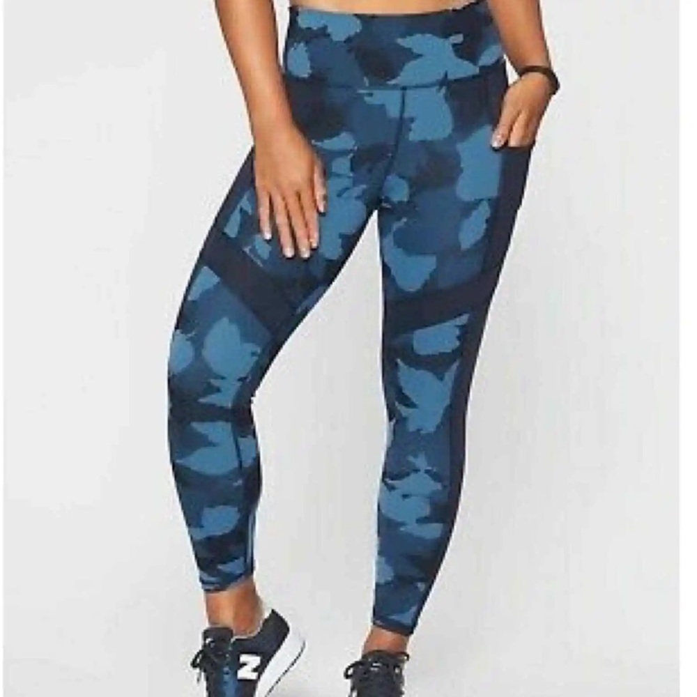 Athlete All in Camo 7/8 High Waist Navy Blue Stash Pockets Pant Tight Size XS